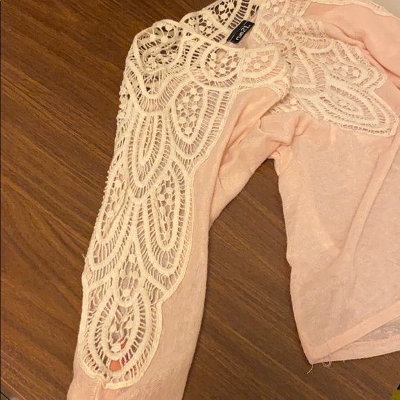 Crochet 3/4 sleeve top - Picture 2 of 5